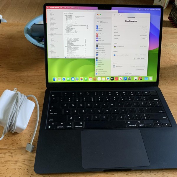MacBook Air 2022 (M2) - 13 inch - 256 GB, Midnight, 8 GB, Apple M2