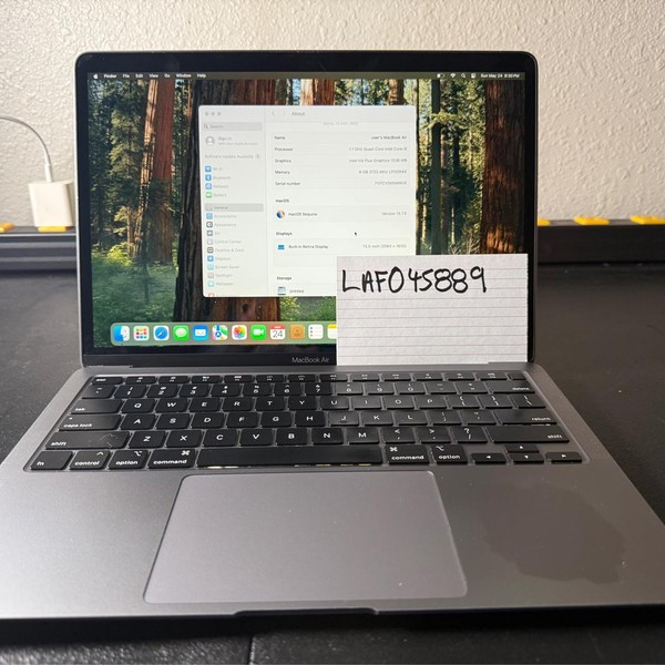 MacBook Air 2020 - 13 inch - 256 GB, Gray, 8 GB, Intel Core i5