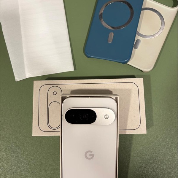 Google Pixel 9 - Unlocked, 128 GB, Porcelain, 12 GB, G2YBB