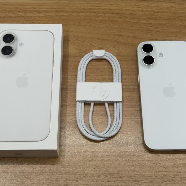 Apple iPhone 17 - Unlocked, 256 GB, White, A3258