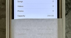 Mint
													Apple iPhone 13 - Unlocked, Starlight, 256 GB, A2482, photo 4 of 9
