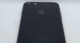 Mint
													Apple iPhone 7 - Verizon, Jet Black, 32 GB, A1660, photo 2 of 8