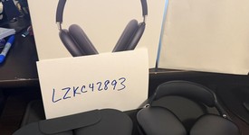 Used
													Apple AirPods Max USB-C - Midnight, photo 1 of 2