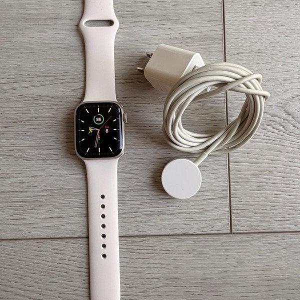 Apple Watch Series 8 41mm - Starlight, A2770 - GPS, Aluminum