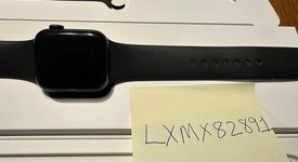 Good
													Apple Watch SE 1st Gen 40mm - Gray, A2351 - GPS, Aluminum, photo 3 of 5