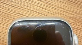 Good
													Apple Watch Series 7 45mm - Unlocked, Starlight, A2477 - Cellular, Nike, photo 5 of 13