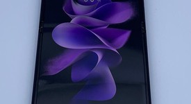 Good
													Samsung Galaxy Z Flip3 5G - Unlocked, Black, 128 GB, 8 GB, SM-F711U1, photo 2 of 8