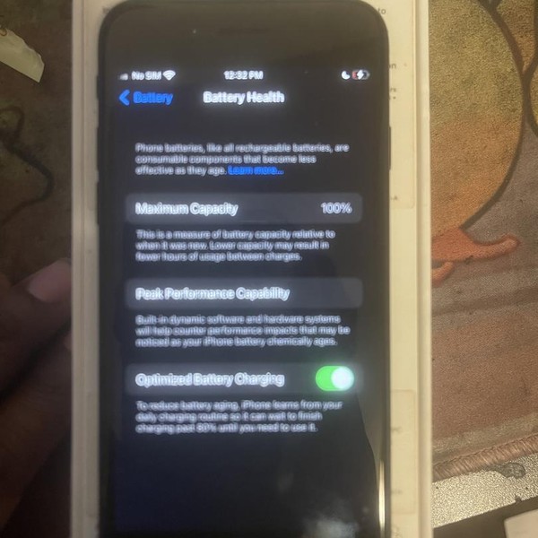 Apple iPhone SE 2nd Gen 2020 - Unlocked, 128 GB, Black, A2275