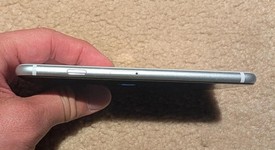 Fair
													Apple iPhone SE 2nd Gen 2020 - Unlocked, White, 128 GB, A2275, photo 5 of 9