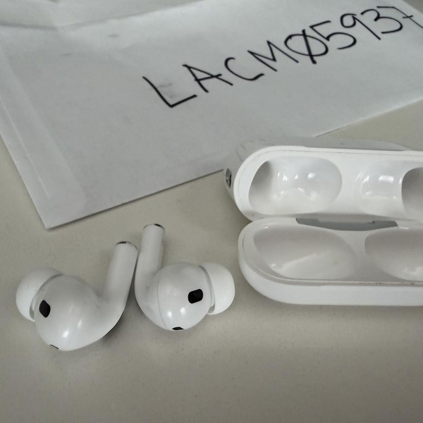 Apple AirPods Pro 2 - Lightning