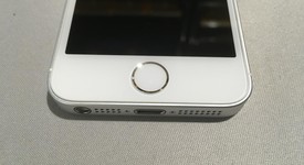 Good
													Apple iPhone SE 1st Gen 2016 - Verizon, Silver, 64 GB, A1662, photo 5 of 11