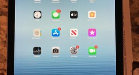 Good
													Apple iPad 6th Gen - Wi-Fi, Silver, 32 GB, A1893, photo 1 of 3