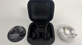 Used
													Beats Powerbeats Pro - Black, photo 1 of 4