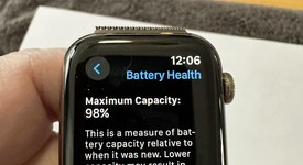 Good
													Apple Watch Series 6 44mm - Unlocked, Gold, A2294 - Cellular, Stainless Steel, photo 4 of 12