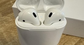 Used
													Apple AirPods 1st Gen - Lightning Case, photo 5 of 16