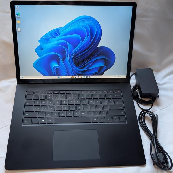 Microsoft Surface Laptop 4 - 512 GB, Black, 16 GB, Intel Core i7, 15 inch