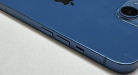 Good
													Apple iPhone 13 - Verizon, Blue, 128 GB, A2482, photo 3 of 6