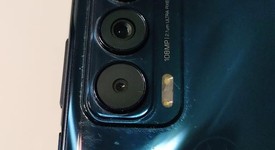 Good
													Motorola Edge (2021) - Unlocked, Navy Blue, 256 GB, 8 GB, photo 3 of 14