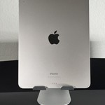 Mint Apple iPad Air (5th Gen) - Wi-Fi, 256 GB, Starlight, A2588
