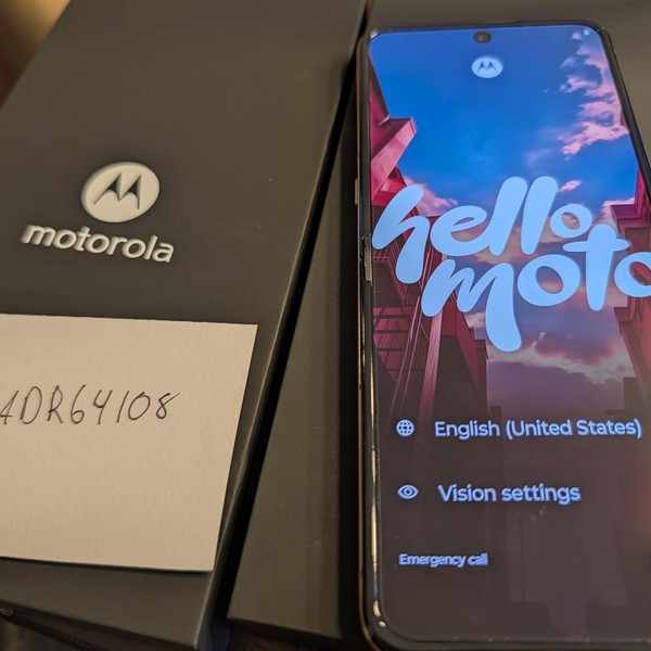 Motorola Razr Ultra (2025) - Unlocked, 512 GB, PANTONE Mountain Trail, 16 GB