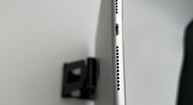 Good
													Apple iPad 9th Gen - Unlocked, Silver, 64 GB, A2603, photo 4 of 6