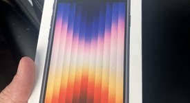 New
													Apple iPhone SE 3rd Gen 2022 - Verizon, Midnight, 64 GB, A2595, photo 1 of 3