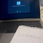 Good MacBook Pro 2022 - 13 inch - 256 GB, Silver, 8 GB, Apple M2