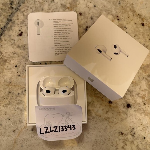 Apple AirPods 3rd Gen - Lightning Case