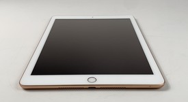 Fair
													Apple iPad 6th Gen - Unlocked, Gold, 32 GB, A1954, photo 5 of 6