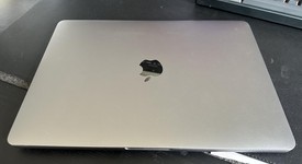 Good
													MacBook Pro 2018 (With Touch Bar) - 13" - I5, Gray, 256 GB, 8 GB, photo 5 of 7