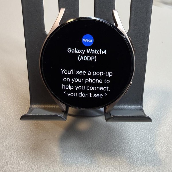 Samsung Galaxy Watch4 - Unlocked, Gold, 40mm