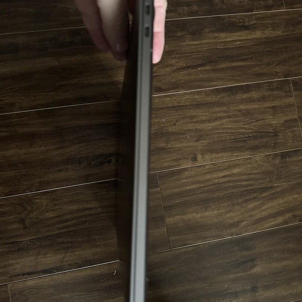 MacBook Pro 2017 (With Touch Bar) - 15 inch - 1 TB, Gray, 16 GB, Intel Core i7