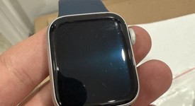 Mint
													Apple Watch SE 2nd Gen 40mm - Silver, A2722 - GPS, Aluminum, photo 4 of 5