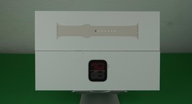 New
													Apple Watch SE 3rd Gen 44mm - Unlocked, Starlight, A3328 - Cellular, photo 3 of 4