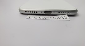 Good
													Apple iPhone SE 2nd Gen 2020 - Unlocked, White, 256 GB, A2275, photo 5 of 6
