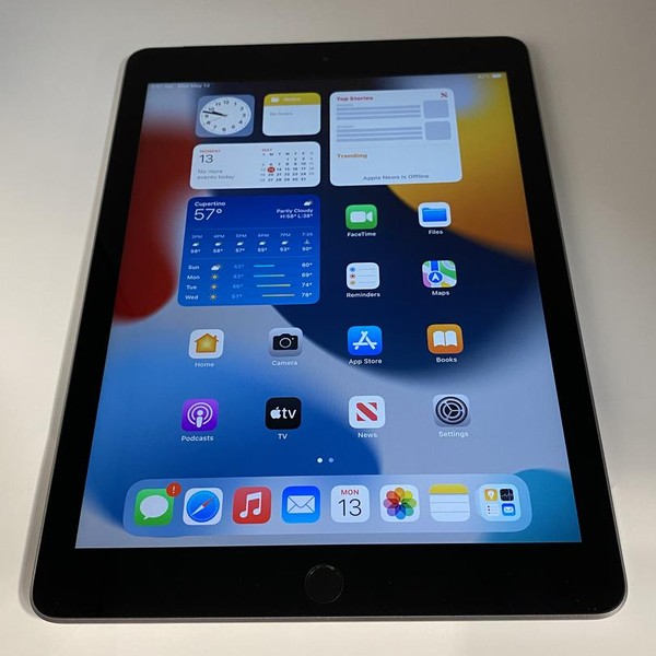 Apple iPad 6th Gen - Wi-Fi, 128 GB, Gray, A1893
