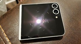 Fair
													Samsung Galaxy Z Flip6 - Unlocked, Silver, 256 GB, 12 GB, SM-F741U1, photo 4 of 4