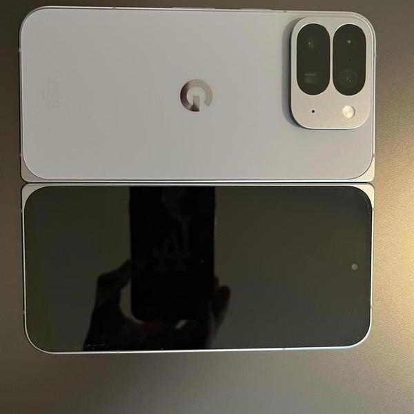 Google Pixel 10 Pro Fold - Verizon, 256 GB, Moonstone, GU0NP