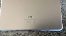 Fair
													Apple iPad Pro 9.7" - Verizon, Rose Gold, 128 GB, A1674, photo 3 of 5