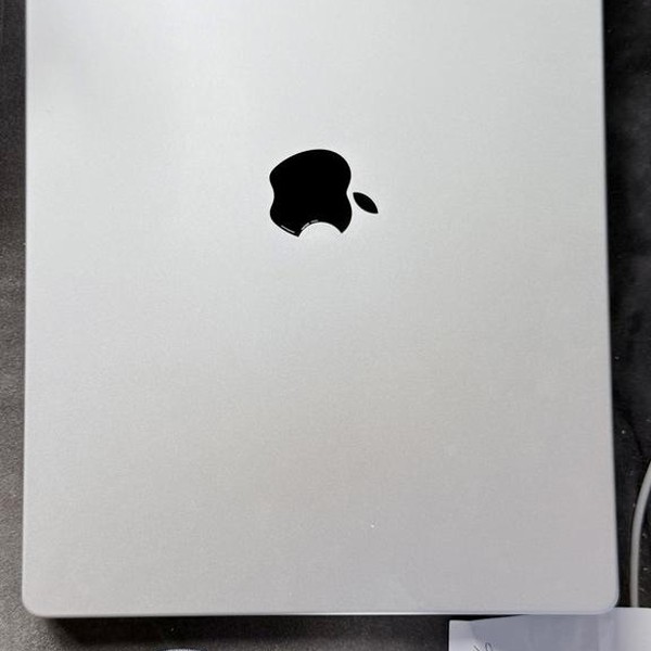 MacBook Pro 2021 - 16 inch - 512 GB, Gray, 16 GB, Apple M1 Pro 10-core