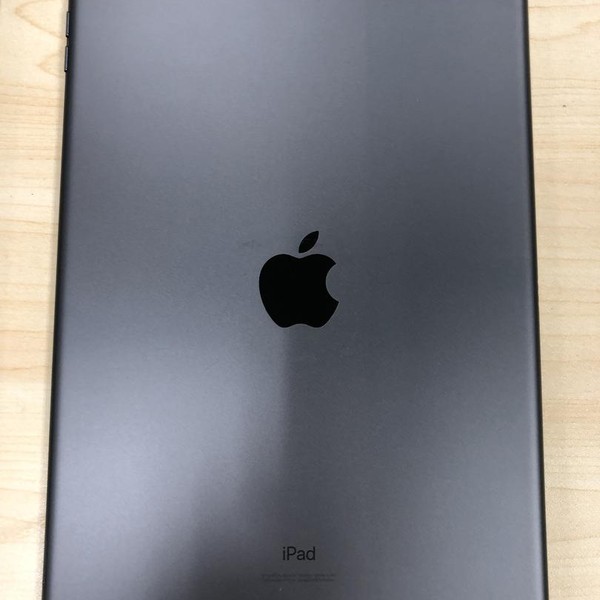 Apple iPad 7th Gen - Unlocked, 32 GB, Gray, A2200