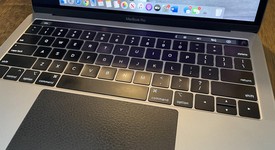 Good
													MacBook Pro 2018 (With Touch Bar) - 13" - I5, Gray, 512 GB, 16 GB, photo 2 of 17