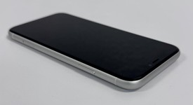 Good
													Apple iPhone Xr - Unlocked, White, 64 GB, A1984, photo 4 of 6