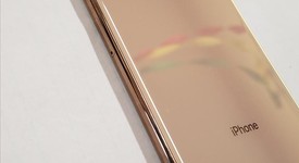 Mint
													Apple iPhone Xs Max - Unlocked, Gold, 256 GB, A1921, photo 6 of 6