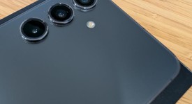 Good
													Samsung Galaxy S24 - Unlocked, Gray, 256 GB, 8 GB, SM-S921U1, photo 4 of 9