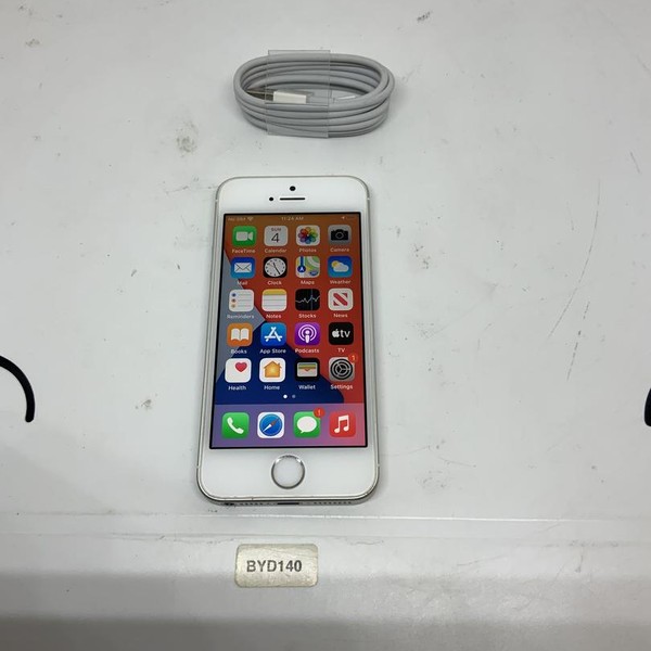 Apple iPhone SE 1st Gen 2016 - Unlocked, Silver, 32 GB, A1723