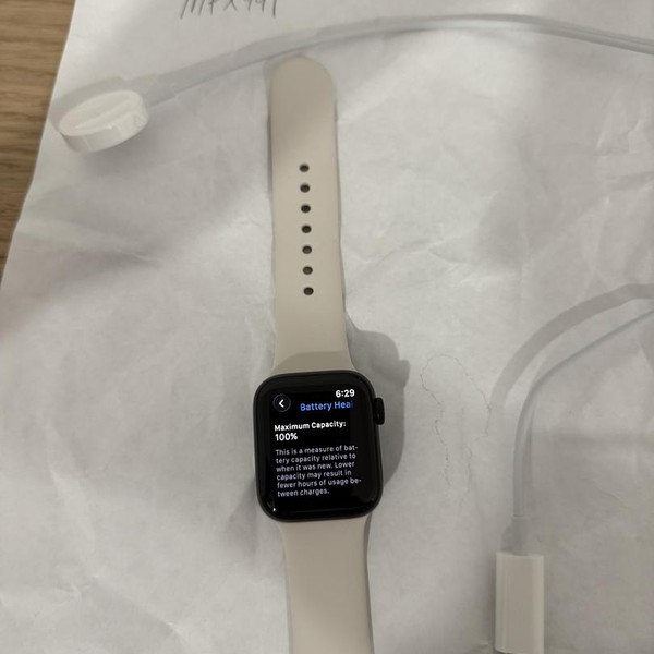 Apple Watch SE 2nd Gen 40mm - Unlocked, Midnight, A2726 - Cellular, Aluminum
