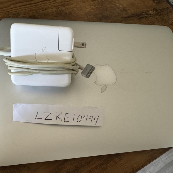 MacBook Pro 2015 (Retina) - 13 inch - 256 GB, Silver, 8 GB