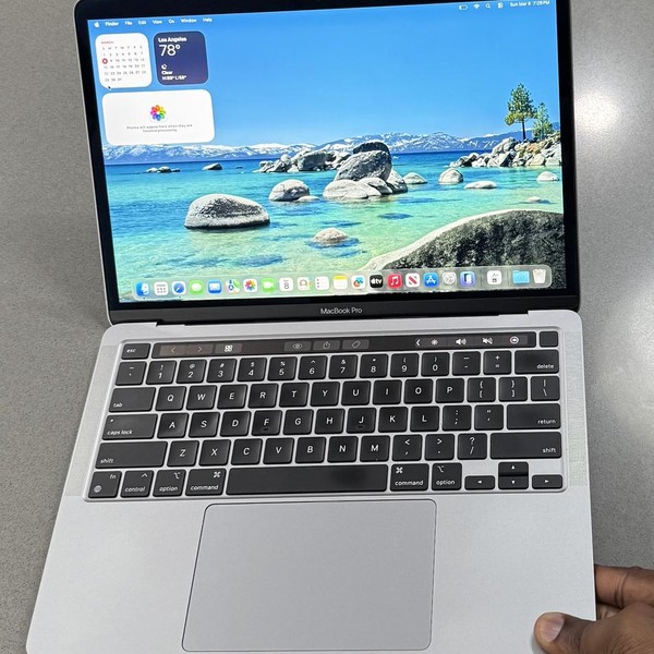 MacBook Pro 2022 - 13 inch - 256 GB, Gray, 8 GB, Apple M2