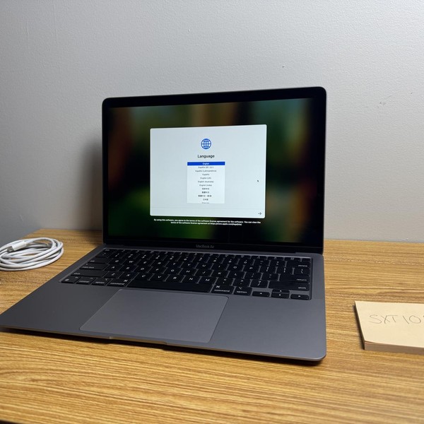 MacBook Air 2020 - 13 inch - 128 GB, Gray, 8 GB, Apple M1